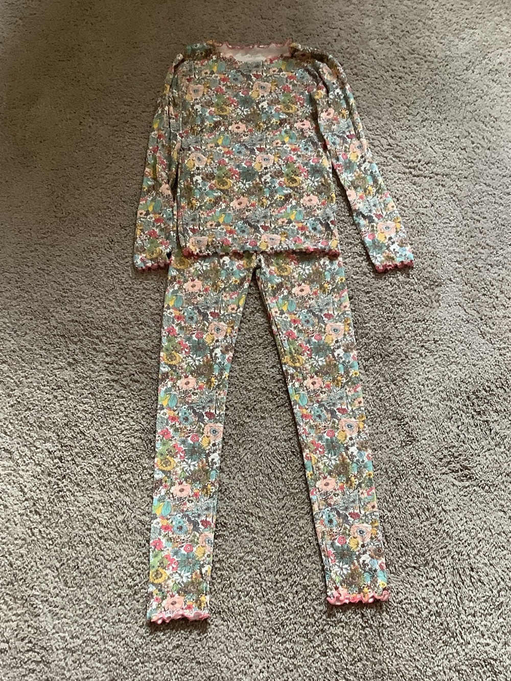 VAENAIT BABY Girls' Modal Viscose Long Sleeve Pajama Set in Shirring Flower